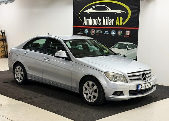 Mercedes-Benz C200 2 of 5