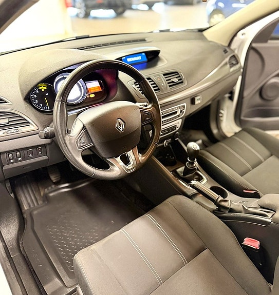 Renault Megane 12 of 19