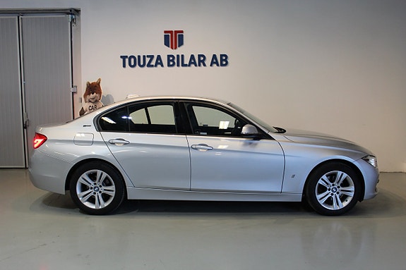 BMW 330e 7 of 25