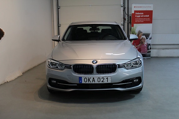 BMW 330e 4 of 25