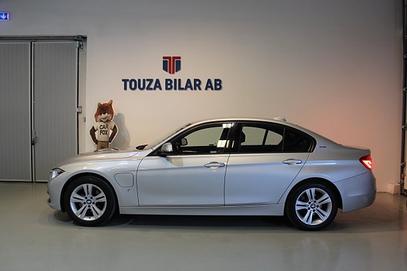 BMW 330e 6 of 25