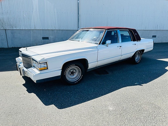 Cadillac Brougham 3 of 12