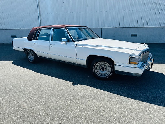 Cadillac Brougham 2 of 12
