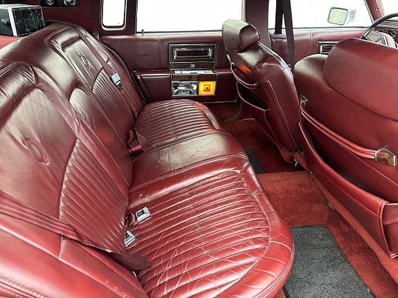 Cadillac Brougham 12 of 12