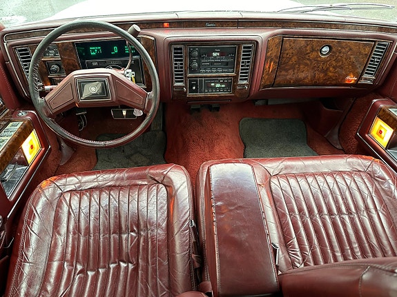 Cadillac Brougham 9 of 12