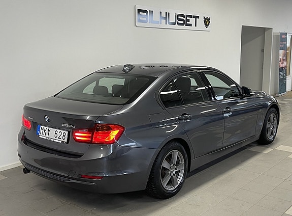 BMW 320 3 of 15