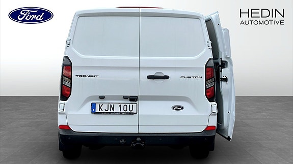 Ford Transit Custom 7 of 12