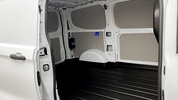 Ford Transit Custom 5 of 5