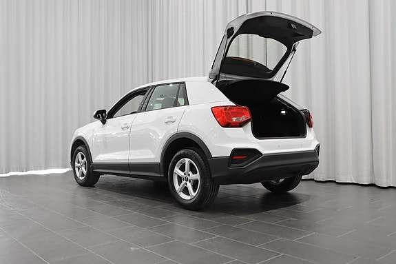 Audi Q2 4 of 5