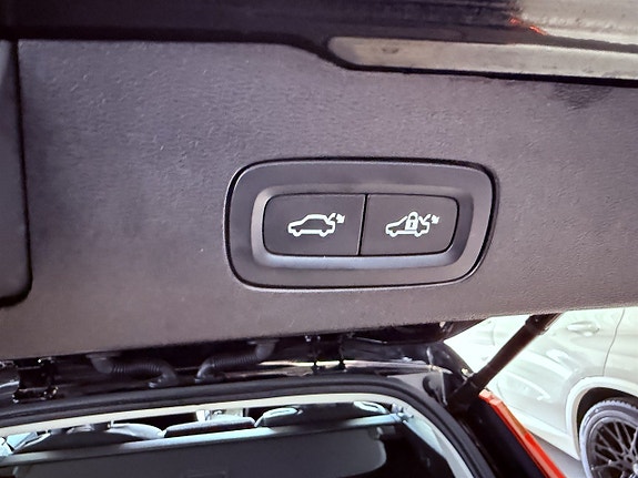 Volvo V60 Cross Country 14 of 17