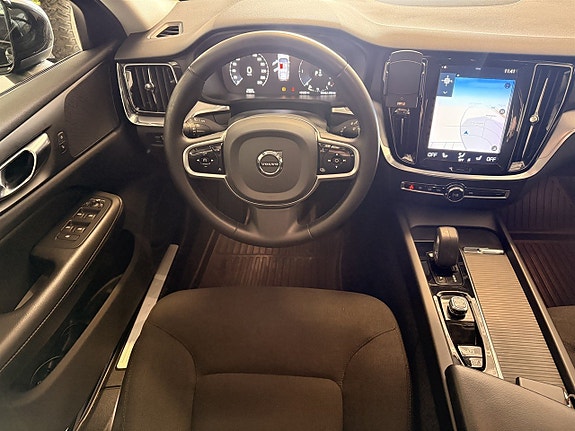 Volvo V60 Cross Country 4 of 5