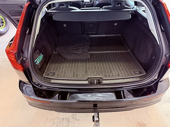 Volvo V60 Cross Country 7 of 17