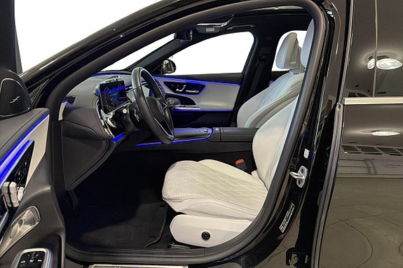 Mercedes-Benz E300 de 10 of 15
