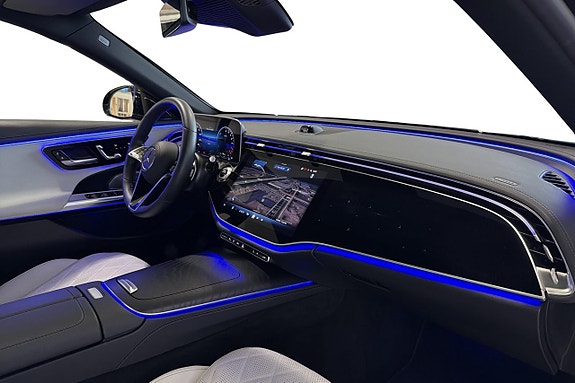 Mercedes-Benz E300 de 9 of 15