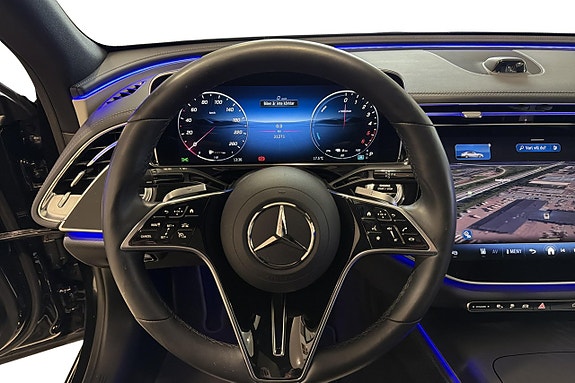 Mercedes-Benz E300 de 13 of 15