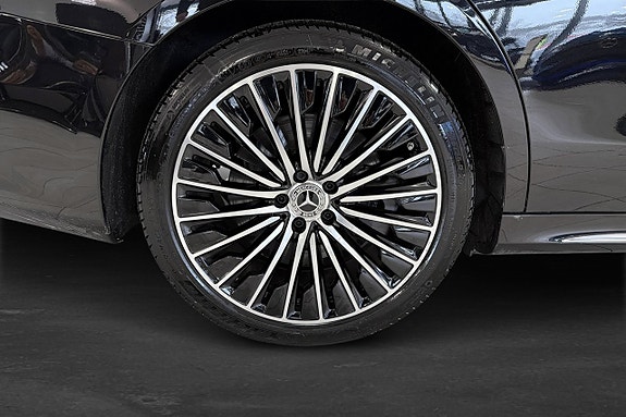Mercedes-Benz E300 de 6 of 15