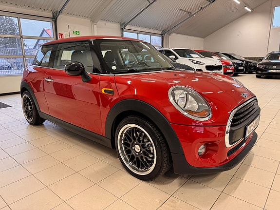 MINI One 2 of 5