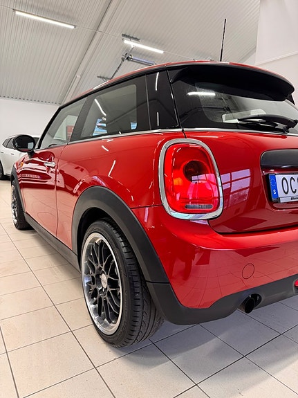 MINI One 4 of 5