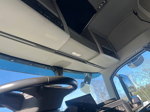 Volvo FH 460 I-Shift 6x2 LNG Kylbil Skåpbil 9 of 10