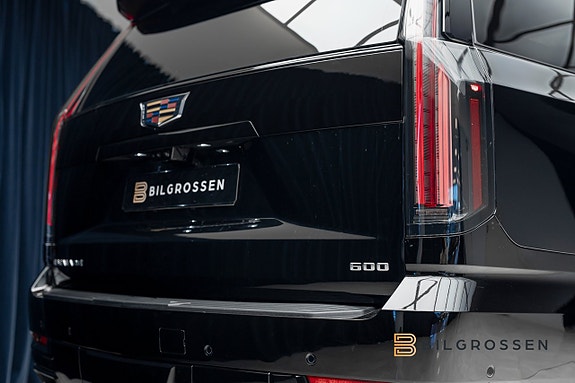 Cadillac Escalade 12 of 29