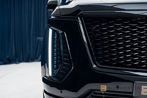 Cadillac Escalade 10 of 29