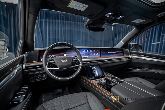 Cadillac Escalade 16 of 29