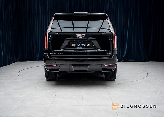 Cadillac Escalade 4 of 5