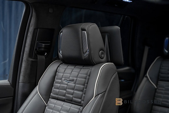 Cadillac Escalade 24 of 29