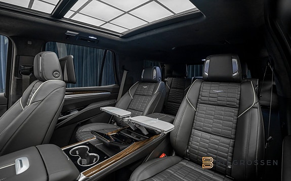 Cadillac Escalade 19 of 29