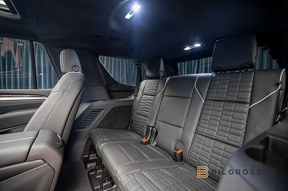 Cadillac Escalade 21 of 29