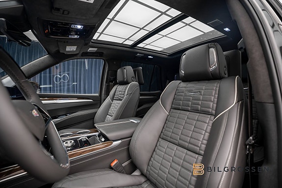 Cadillac Escalade 18 of 29