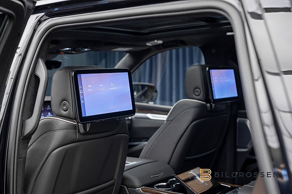 Cadillac Escalade 22 of 29