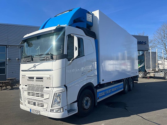 Volvo FH 460 I-Shift 6x2 LNG Kylbil dubbla lastplan Skåpbil