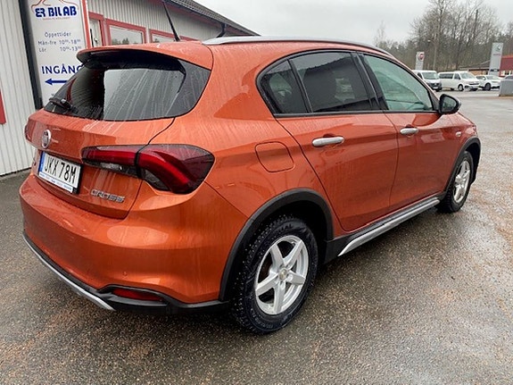 Fiat Tipo Cross 2 of 5