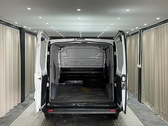 Renault Trafic 8 of 14