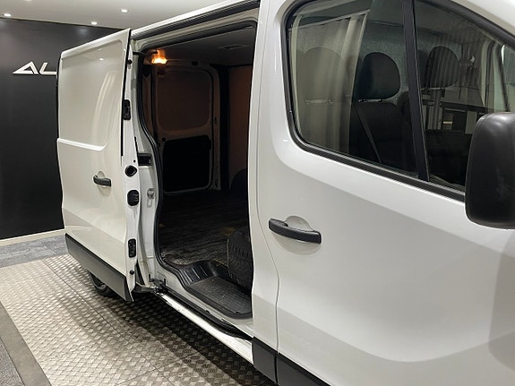 Renault Trafic 4 of 14