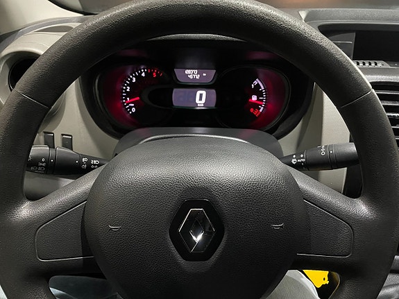 Renault Trafic 11 of 14