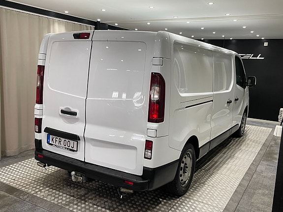 Renault Trafic 6 of 16