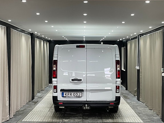 Renault Trafic 7 of 16