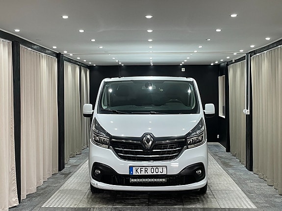 Renault Trafic 2 of 16