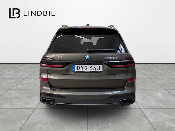BMW X7 4 of 16