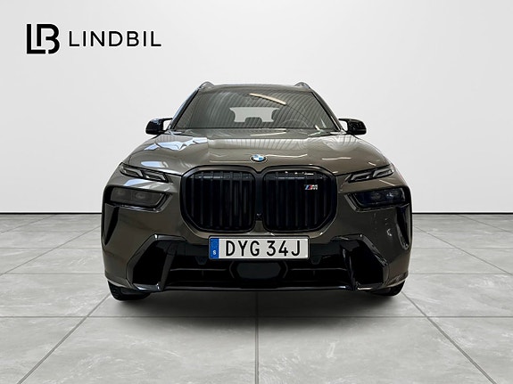 BMW X7 3 of 16