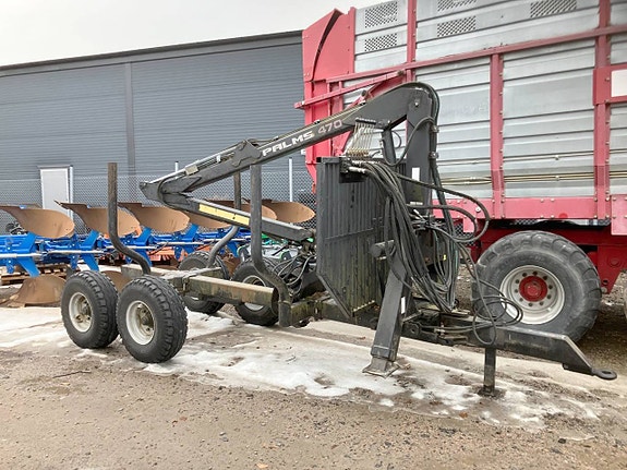 Palms 7 ton skogsvagn med 470 kran