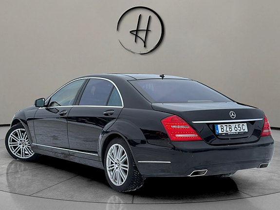 Mercedes-Benz S400 8 of 30