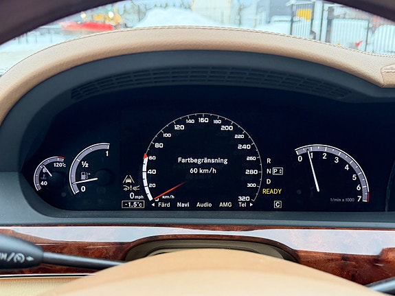 Mercedes-Benz S400 25 of 30
