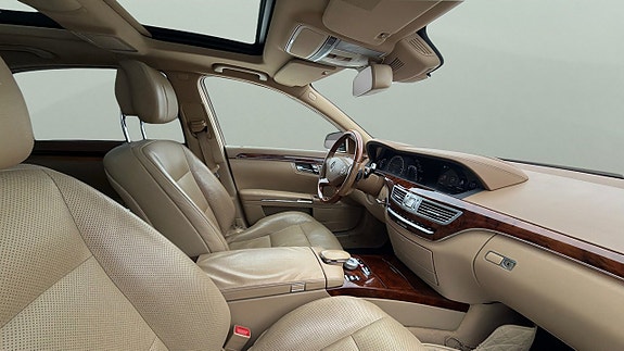 Mercedes-Benz S400 11 of 30