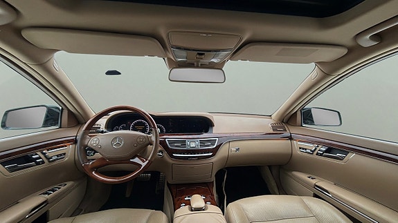 Mercedes-Benz S400 10 of 30