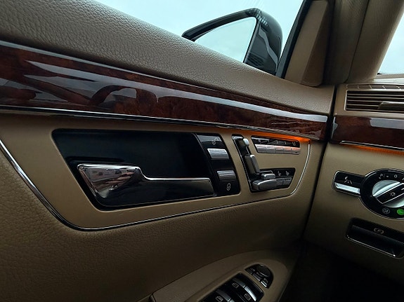 Mercedes-Benz S400 17 of 30