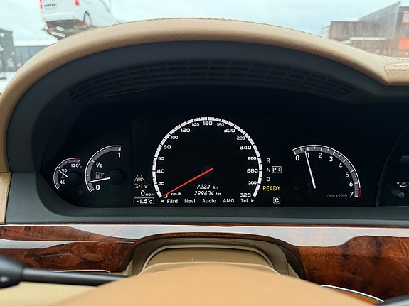 Mercedes-Benz S400 26 of 30