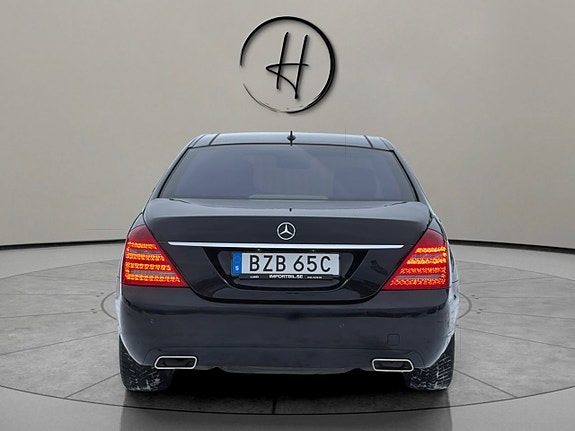 Mercedes-Benz S400 4 of 30